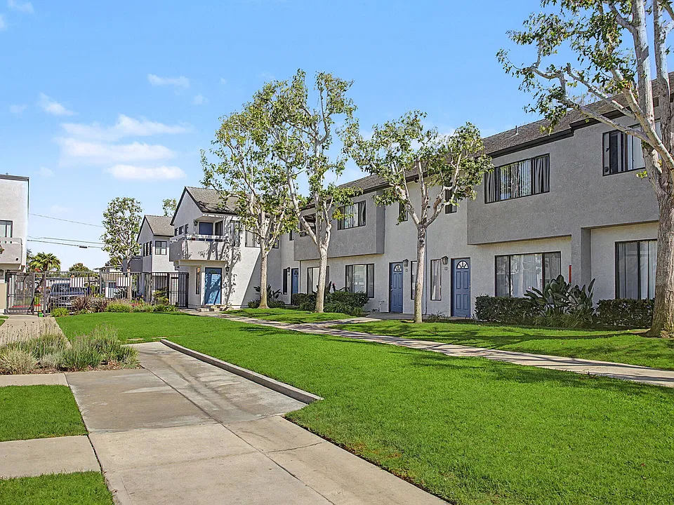 1955 Wallace Ave