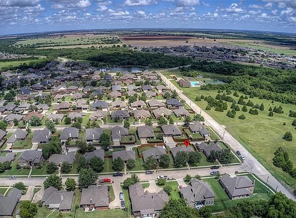 2nd image of 312 Midnight Dr