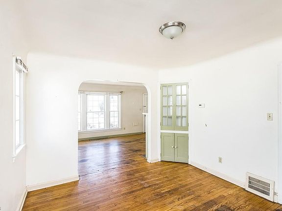 5th image of 4188 W 56th St