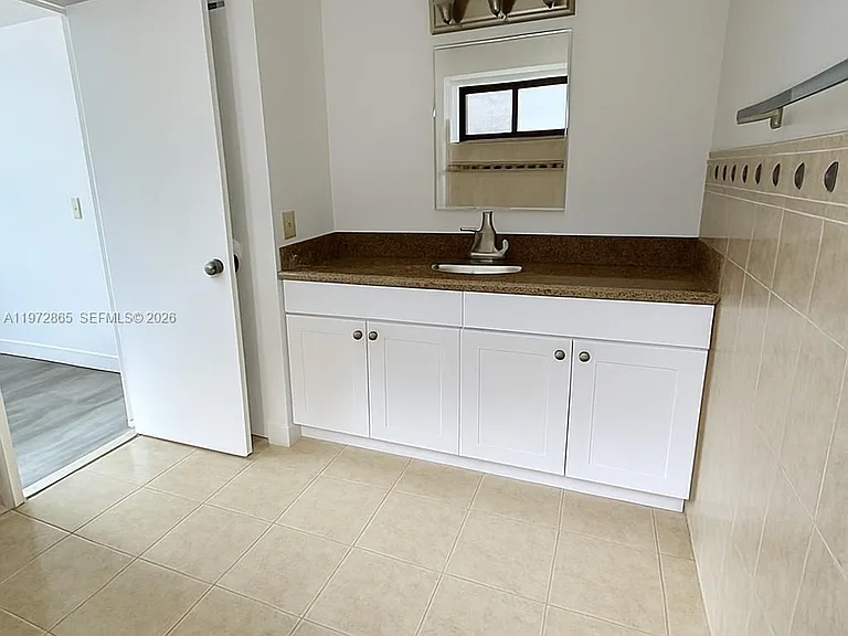800 NE 199th St #105D — Photo 9