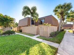 610 6th Court, Palm Beach Gardens, FL 33410