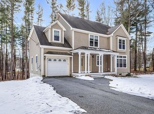 8 Collier Ave, Methuen, MA 01844