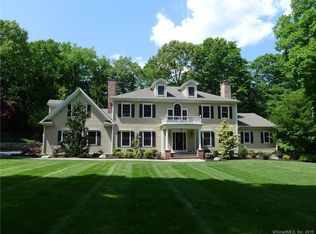 90 Florence Ln, Fairfield, CT 06824