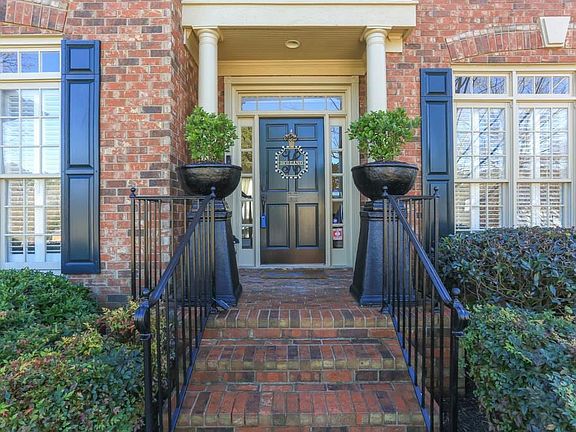 4th image of 4422 Waterbury Ln
