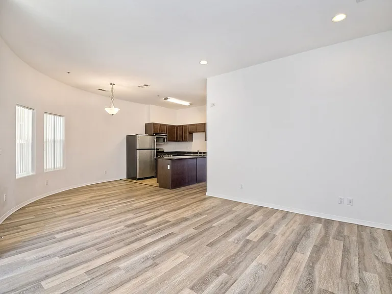 Harborview Apartments — Photo 19