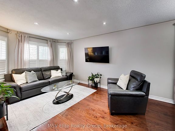 2nd image of 46 Royal Orchard Dr