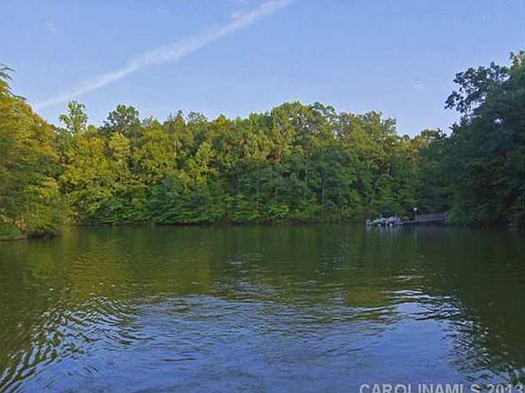 3rd image of 122 Tennessee Cir