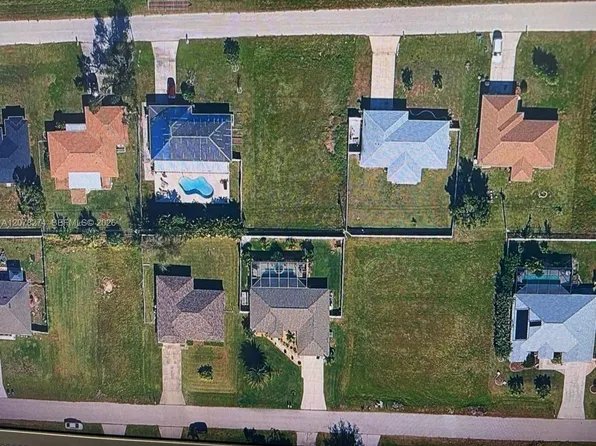 322 NE 11th St, Cape Coral, FL 33909