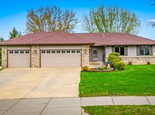 1230 Eagle Ridge Trl, Stillwater, MN 55082