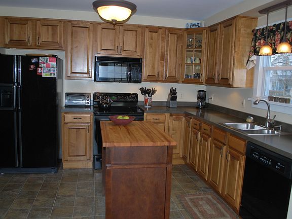 2nd image of 9 Dewey Ave