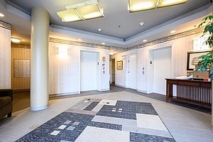 3rd image of 400 Village Cir Unit 405