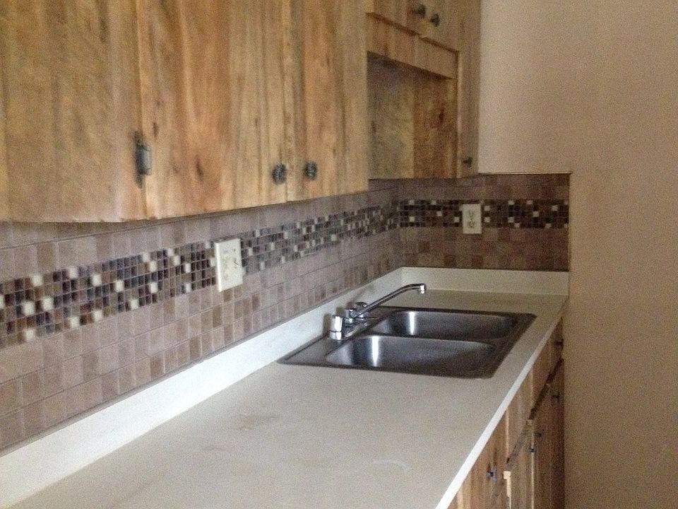 2nd image of 2227 Leo Dr #A-d