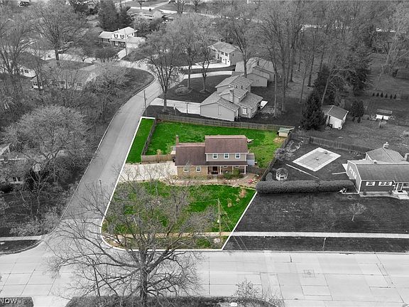4th image of 2204 Southeast Blvd