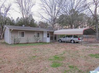 407 Roslyn Dr, Gadsden, AL 35901