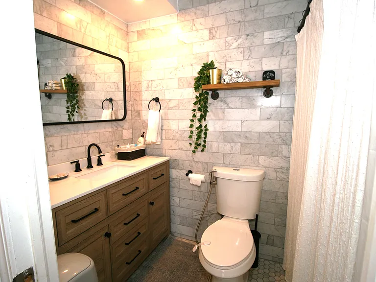 300 Winston Dr #L05 — Photo 11