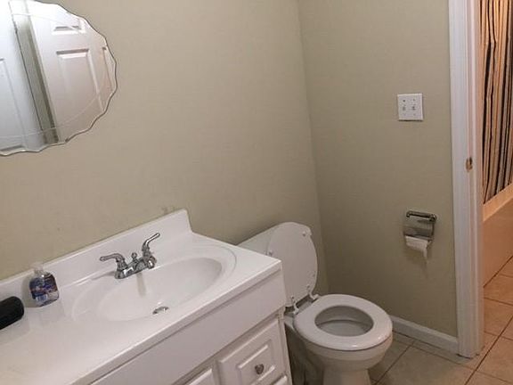 5th image of 2110 Thorndale Dr