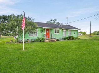 765 Norcross Rd, Wallis, TX 77485