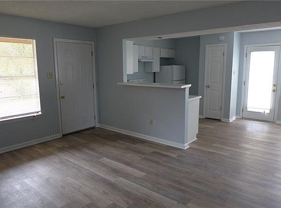 2nd image of 1605 Onion Creek Village Dr APT B