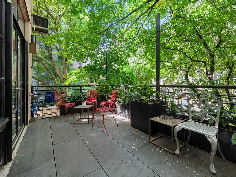 317 E 8th St #QUAD — Photo 6