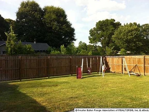 5th image of 13521 Rose Dr