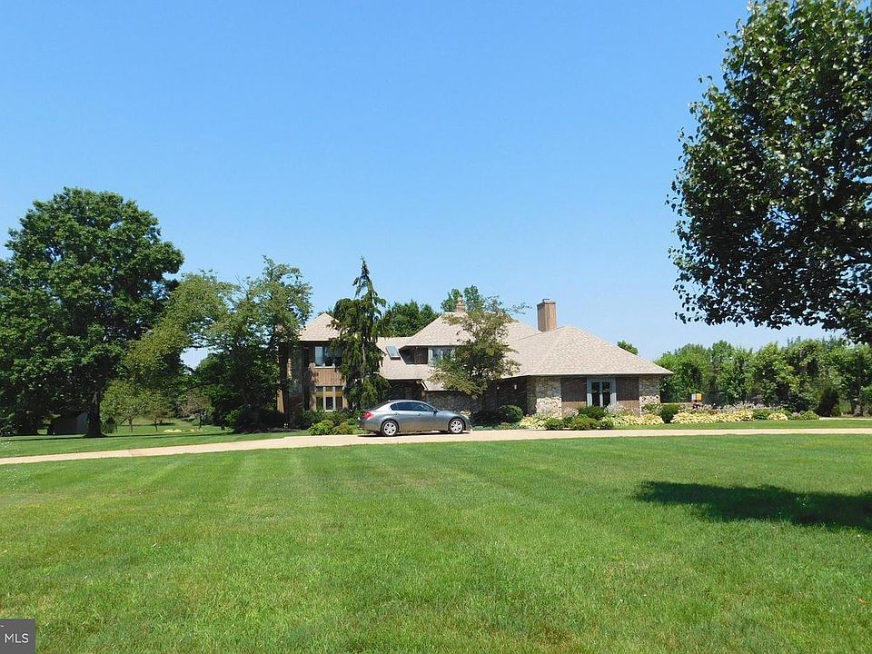1st image of 703 Worthington Dr