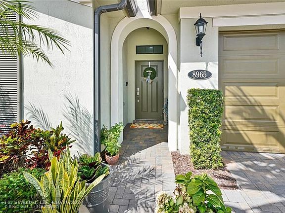 4th image of 8965 Watercrest Cir W