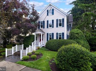 63 N Greenwood Ave, Hopewell, NJ 08525
