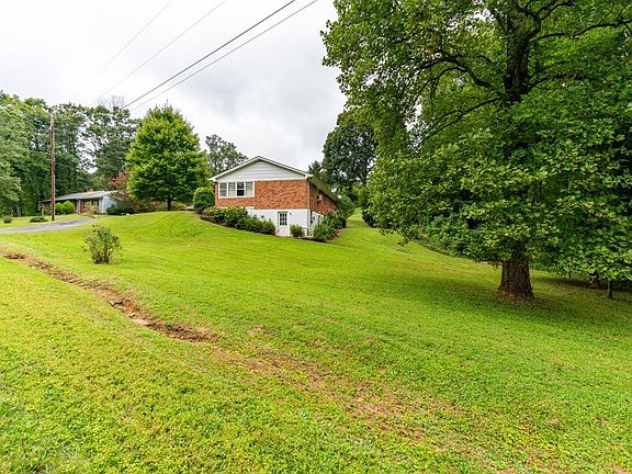 5th image of 163 Foreston Manor Dr