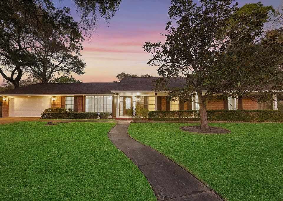 1st image of 7706 Braeburn Valley Dr