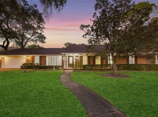 7706 Braeburn Valley Dr, Houston, TX 77074