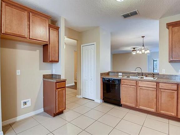 3rd image of 2564 Vineyard Cir