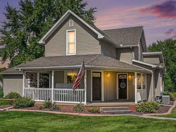 535 E Lincoln St, Millersburg, IN 46543