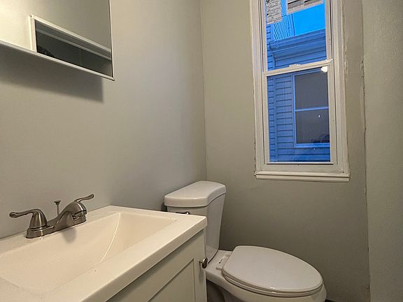 5th image of 2307 Kinkel Ave APT 1