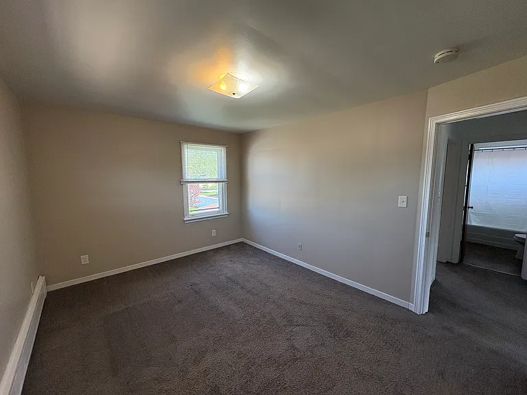 48 Joseph Dr — Photo 13
