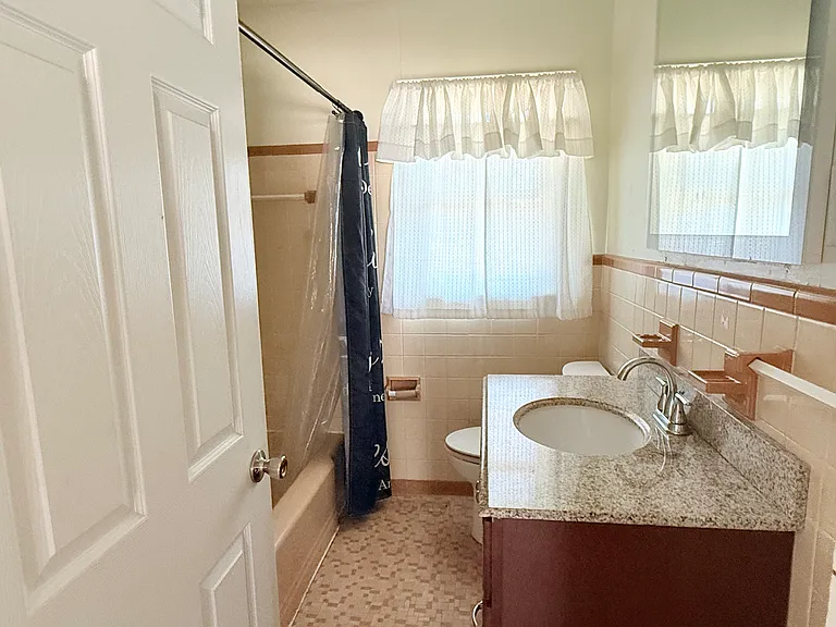 1206 Lakeside Dr — Photo 12