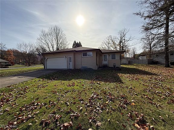 3rd image of 92 Woodland Dr