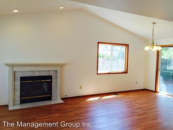 3rd image of 10417 NE 96th St