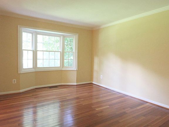3rd image of 11918 Latigo Ln