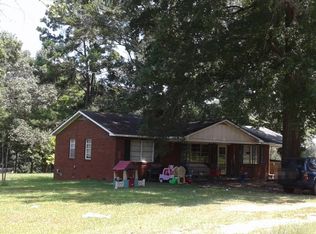 1040 Hillcrest Dr, Union Point, GA 30669