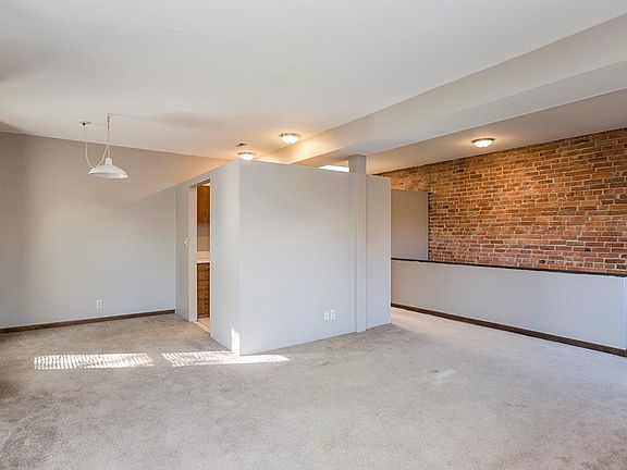 3rd image of 643 S 11th St APT 4