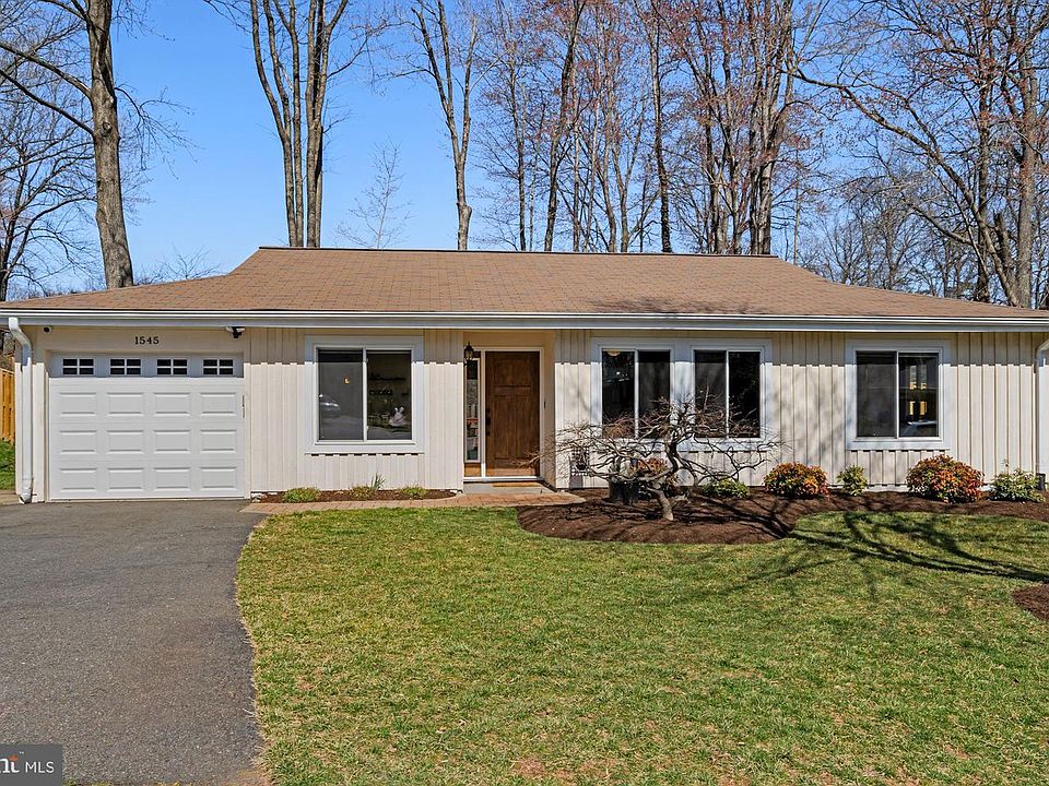 1st image of 1545 Youngs Point Pl