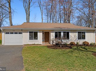 1545 Youngs Point Pl, Herndon, VA 20170