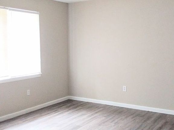 4th image of 1926 Alta Vista Dr