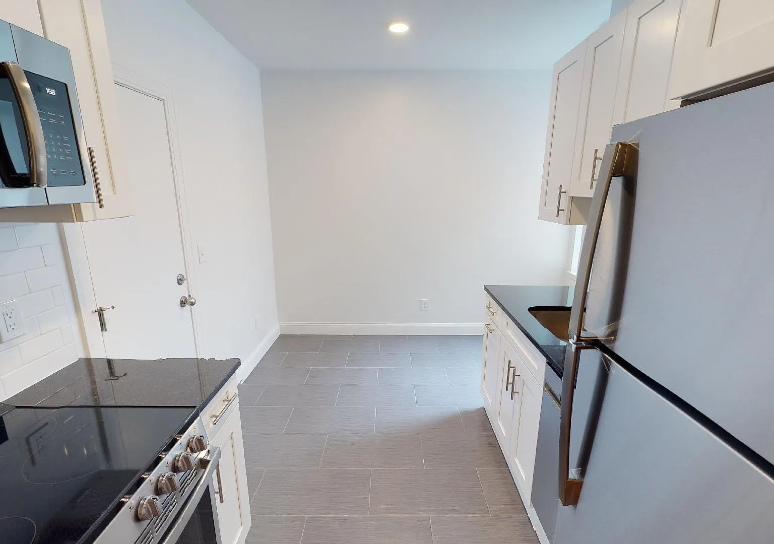 2 bed, $2,995 — Photo 2