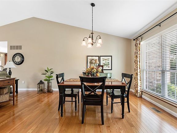 5th image of 2917 Woodbridge Creek Dr