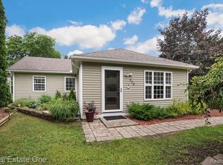 370 S Rochester Rd, Oakland, MI 48363