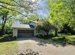 3209 Royer West Dr, Newton, KS 67114