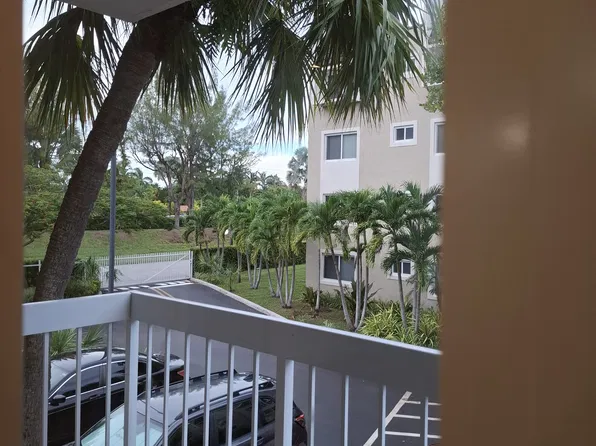 7910 Camino Real, Miami, FL