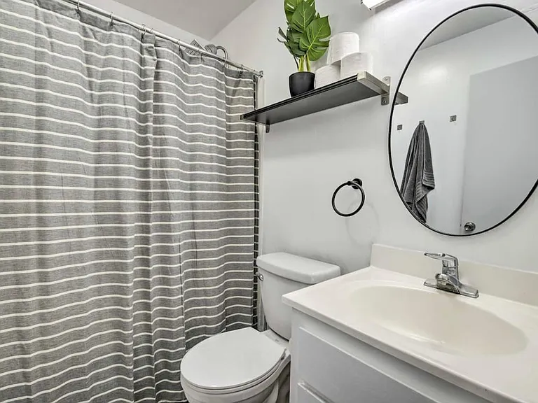 7806 E Rovey Ave — Photo 10