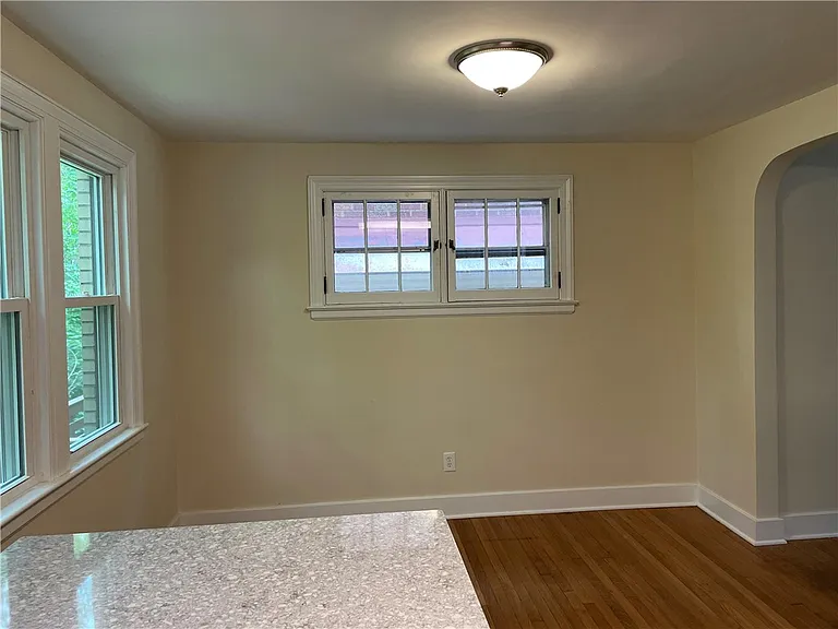 721 Center Ave — Photo 9